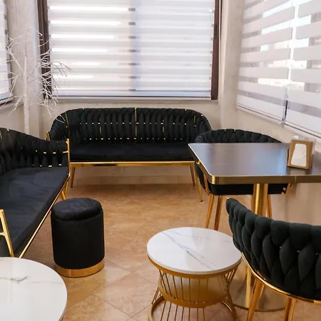 B E B Alexia فندق