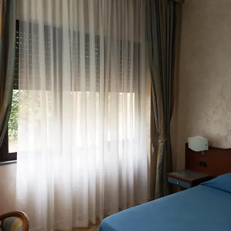 B E B Alexia Hotel